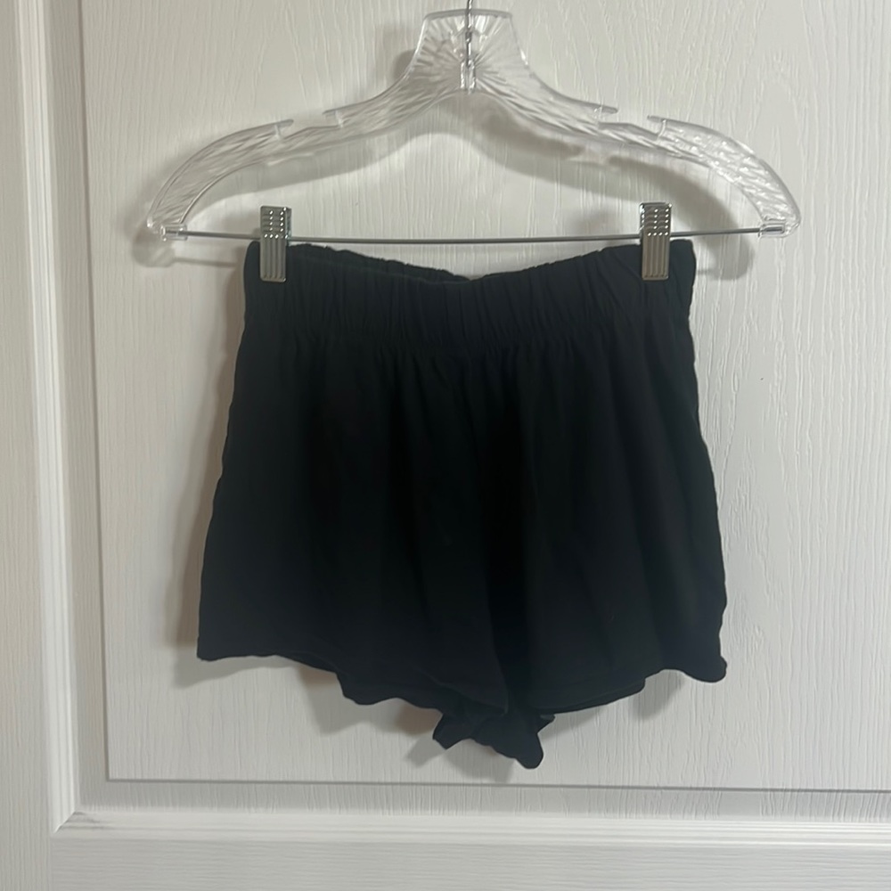 Comfy black shorts